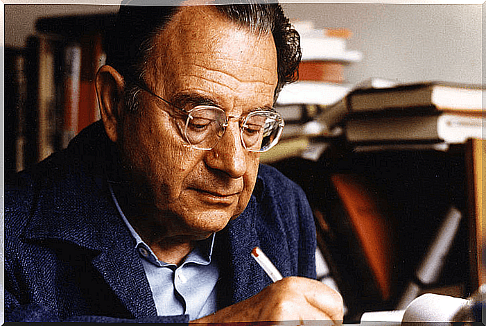 Erich Fromm and his theory on humanistic psychoanalysis